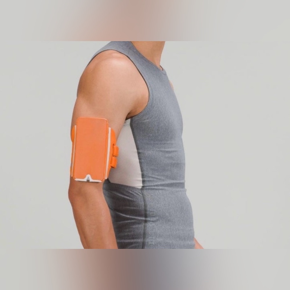 Lululemon NWT Fast and Free arm band